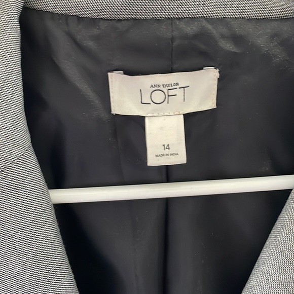 Ann Taylor Loft blazer - Picture 3 of 4